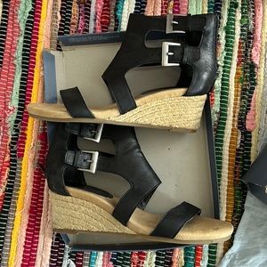Sandals used 3x size 6